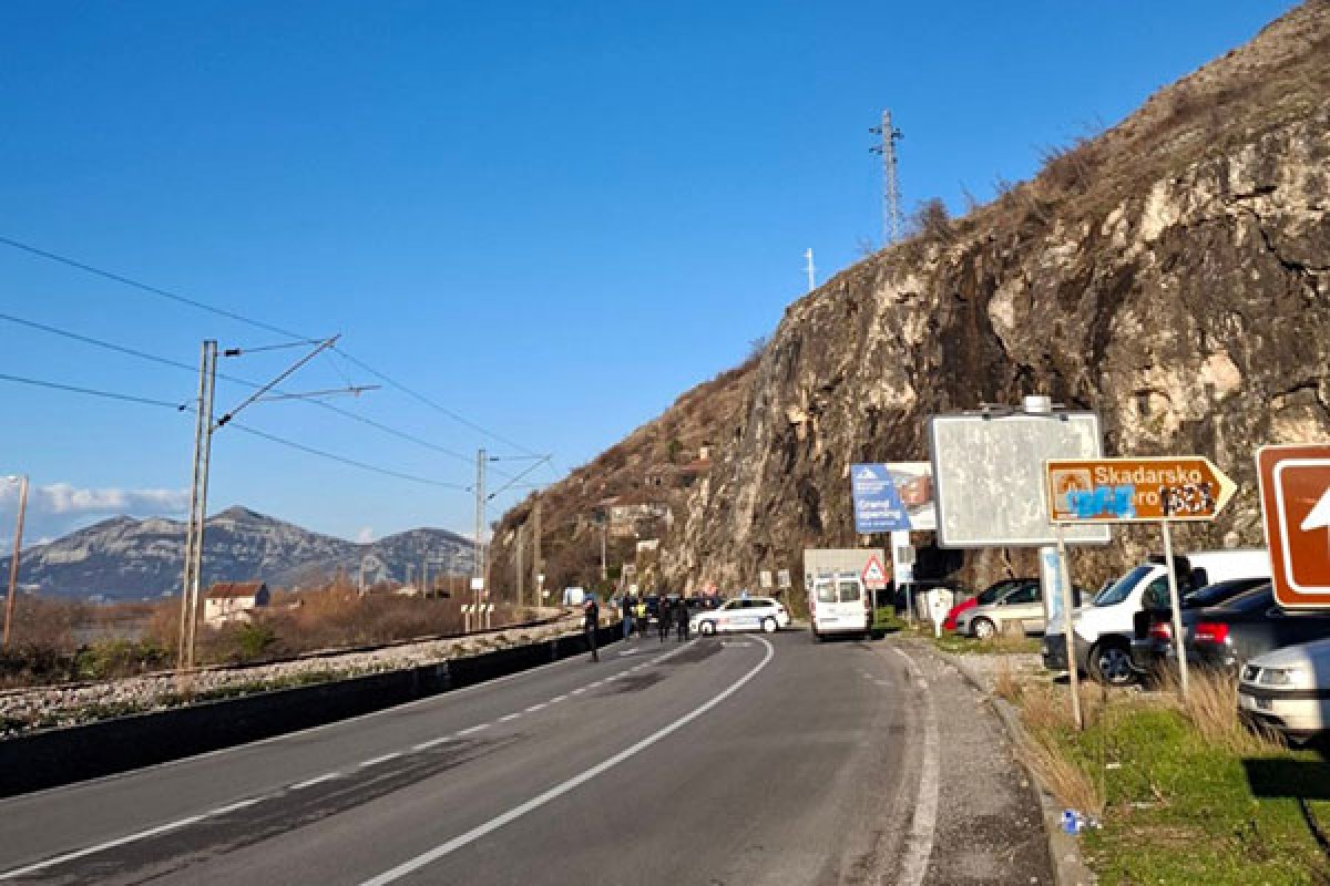 Mještani Zete opet blokirali puteve ka Cetinju i Baru