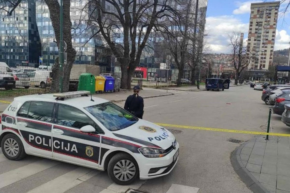 Žena u Sarajevu autom udarila pješakinju i teško je povrijedila