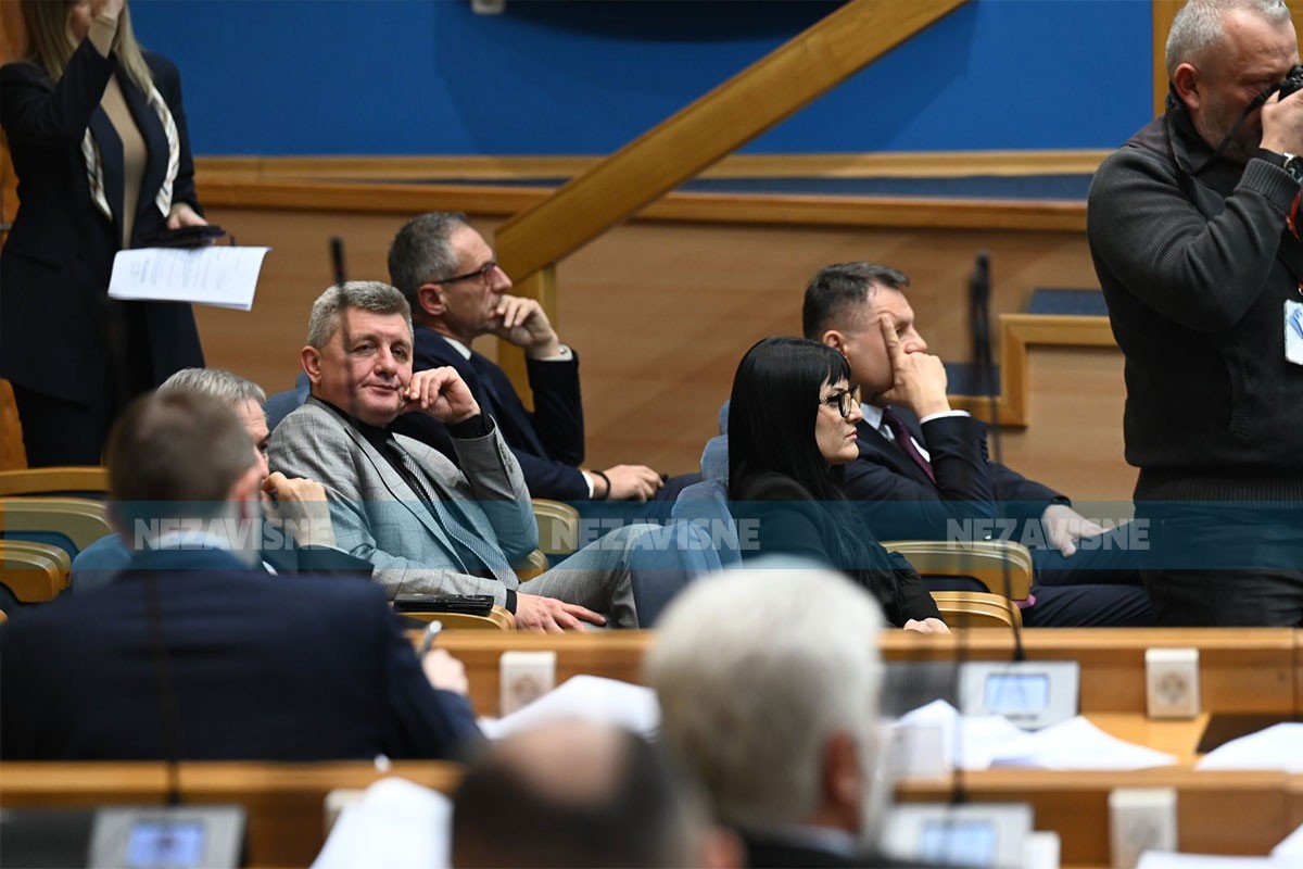 Pročitajte biografije predloženih novih ministara u Vladi RS (FOTO)