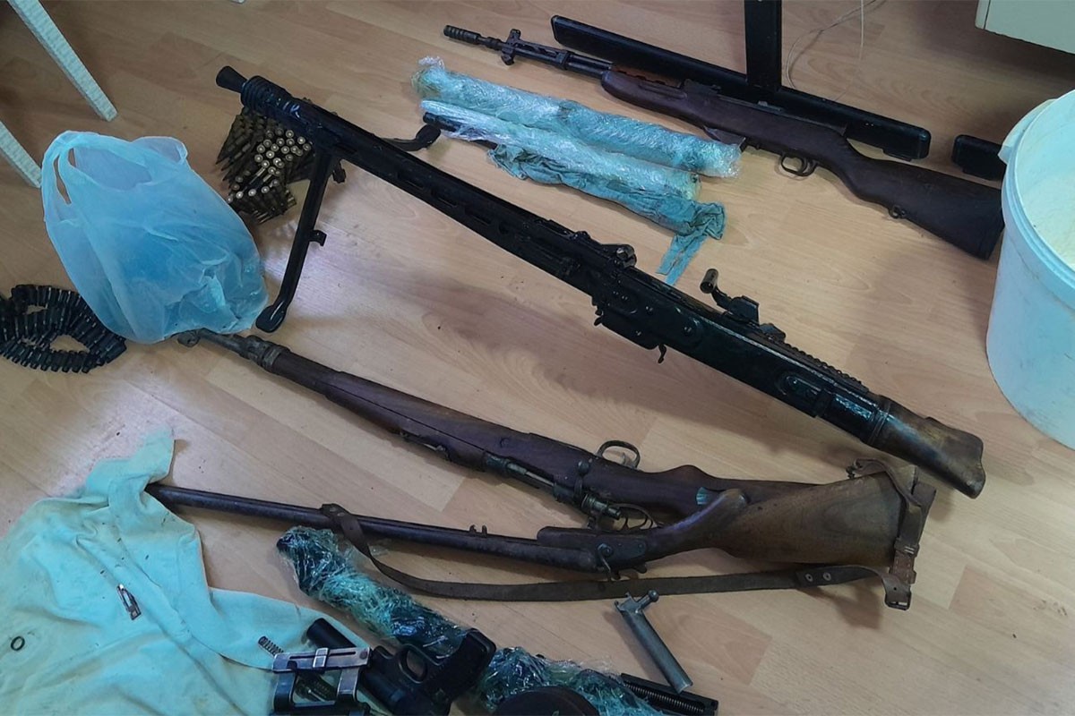 Hapšenje u Banjaluci zbog nasilja u porodici, pronašli arsenal oružja (FOTO)