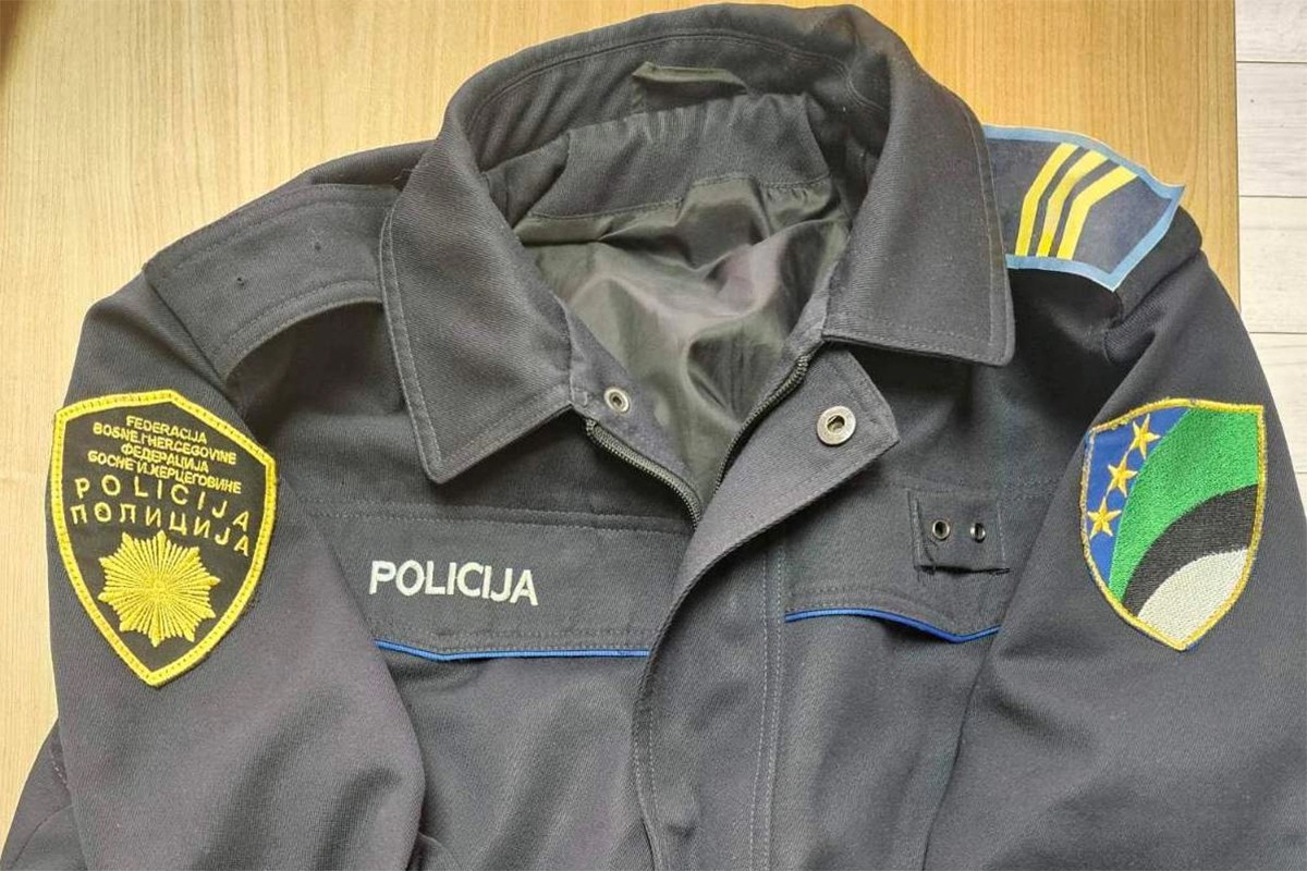 Policija otkrila tik-tokera koji se lažno predstavljao kao policajac (FOTO)