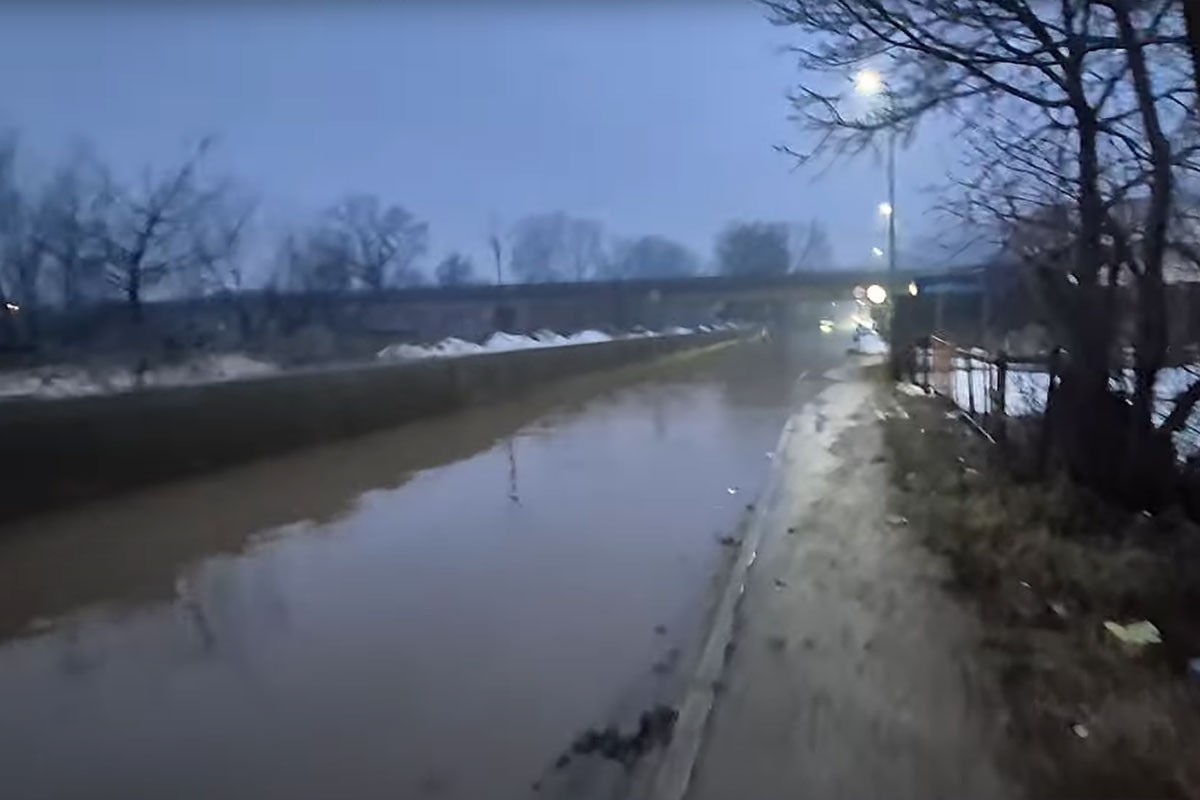 Vanredna situacija u Istočnoj Ilidži zbog bujičnih voda, Bosna se izlila u Kaknju (VIDEO)