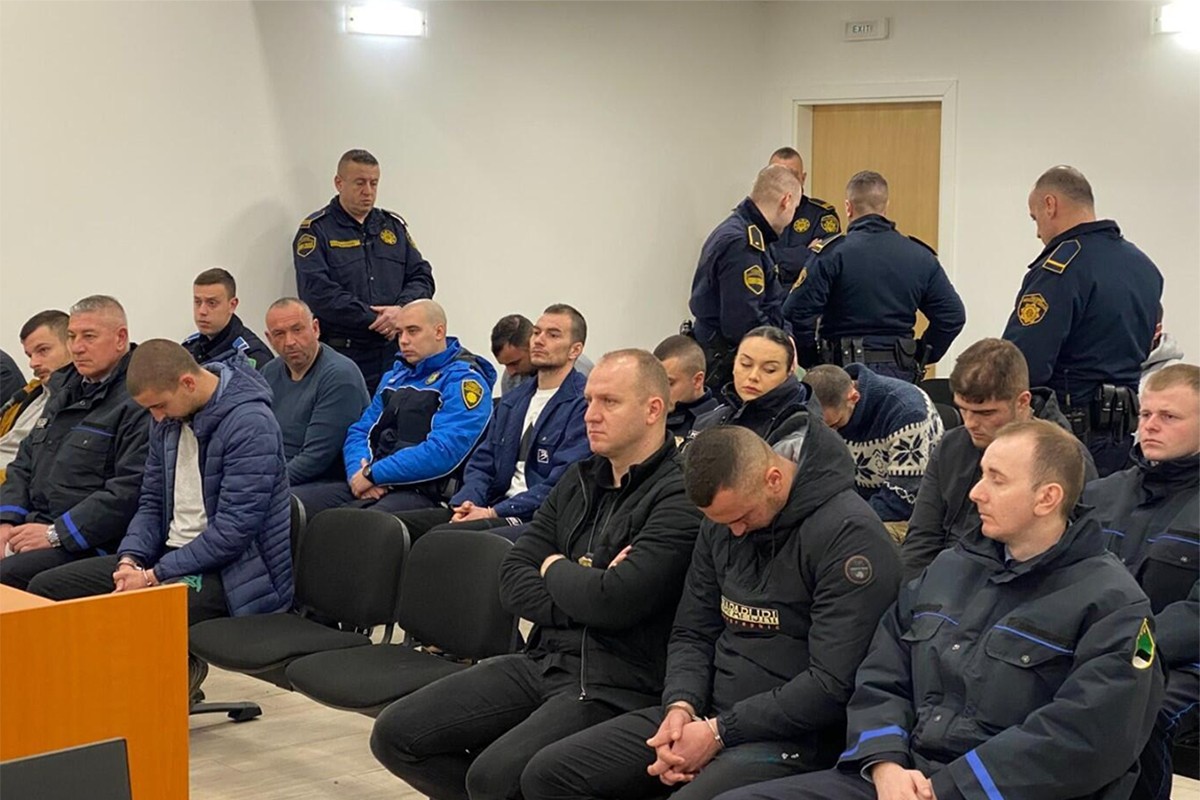 "Torcidaši" u zavojima na sudu u Tuzli: Oni stoje iza napada na "delije" (FOTO)