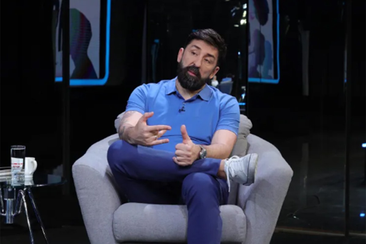 Ognjen Amidžić posjetio Minu i Lolu u porodilištu