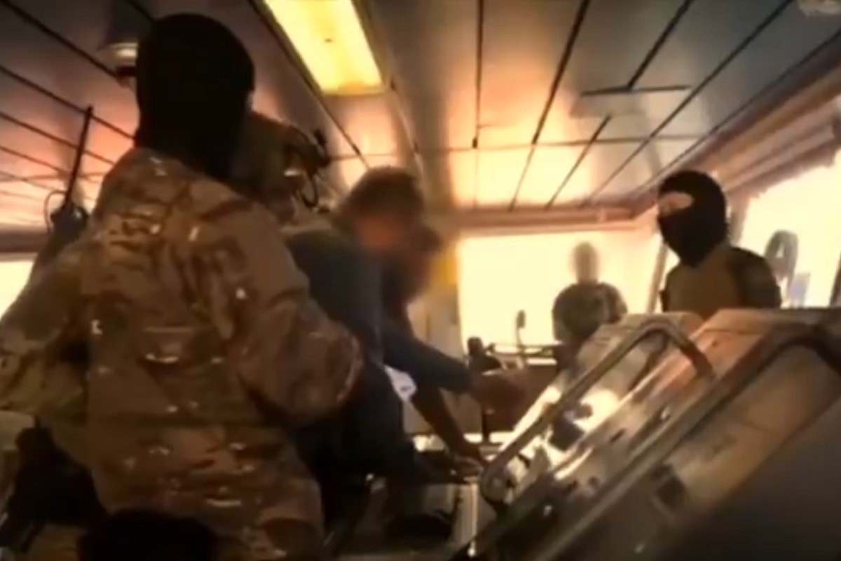 Ruski tanker "Grinč" nasukan u luci Marsej (VIDEO)