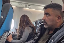 Turski influenser na crnoj listi nakon što je zapalio cigaretu u ...