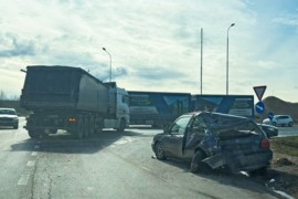 Sudar kamiona i dva automobila na magistralnom putu Doboj-Derventa