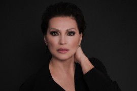 Nakon 15 godina Nina Badrić objavila novi album "Moji ljudi" (VIDEO)