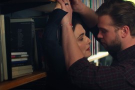 Provokativni roman kao serija: "Vladimir" stiže na "Netflix" (VIDEO)