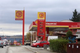Vlasnik lanca pumpi "Nešković" uplatio zaposlenima regres od 1 KM