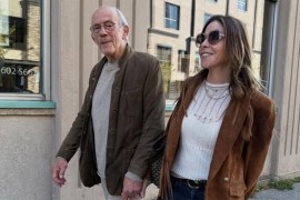 Peti brak mu donio sreću: Kristofer Lojd (87) zaljubljen u 32 godine ...