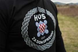 SIPA upala u kuću u Ljubuškom: Štampali majice sa znakom HOS-a