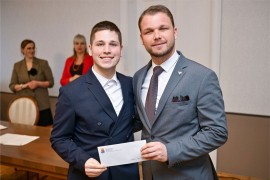Stanivuković uručio rješenja o stipendijama za 210 studenata