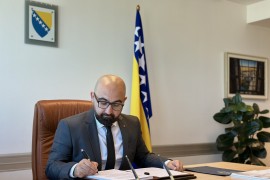 Hasanović potpisao prenos novca CIK-u nakon isteka Šmitovog roka ...