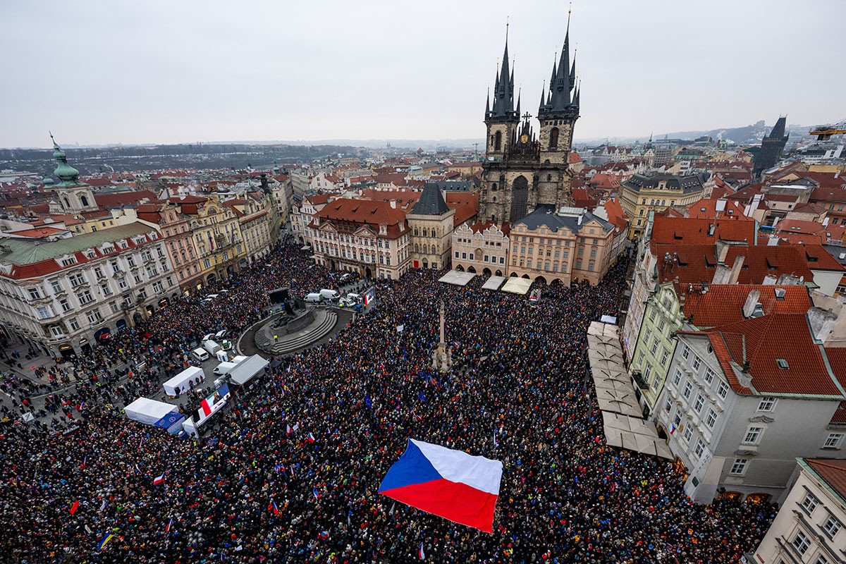Česi na demonstracijama: Podrška Petru Pavelu