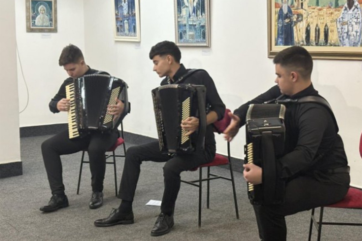 Održano "Veče harmonike" u Umjetničkoj galeriji u Doboju (VIDEO)