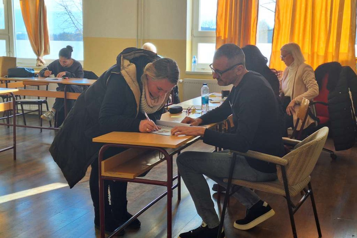 Koalicija "Pod lupom" objavila šta je zabilježeno do 15 časova: "Ima nepravilnosti"