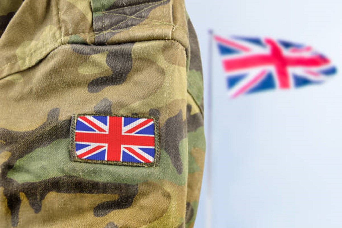 Britanija jača Ukrajinu i ulazi u Arktik