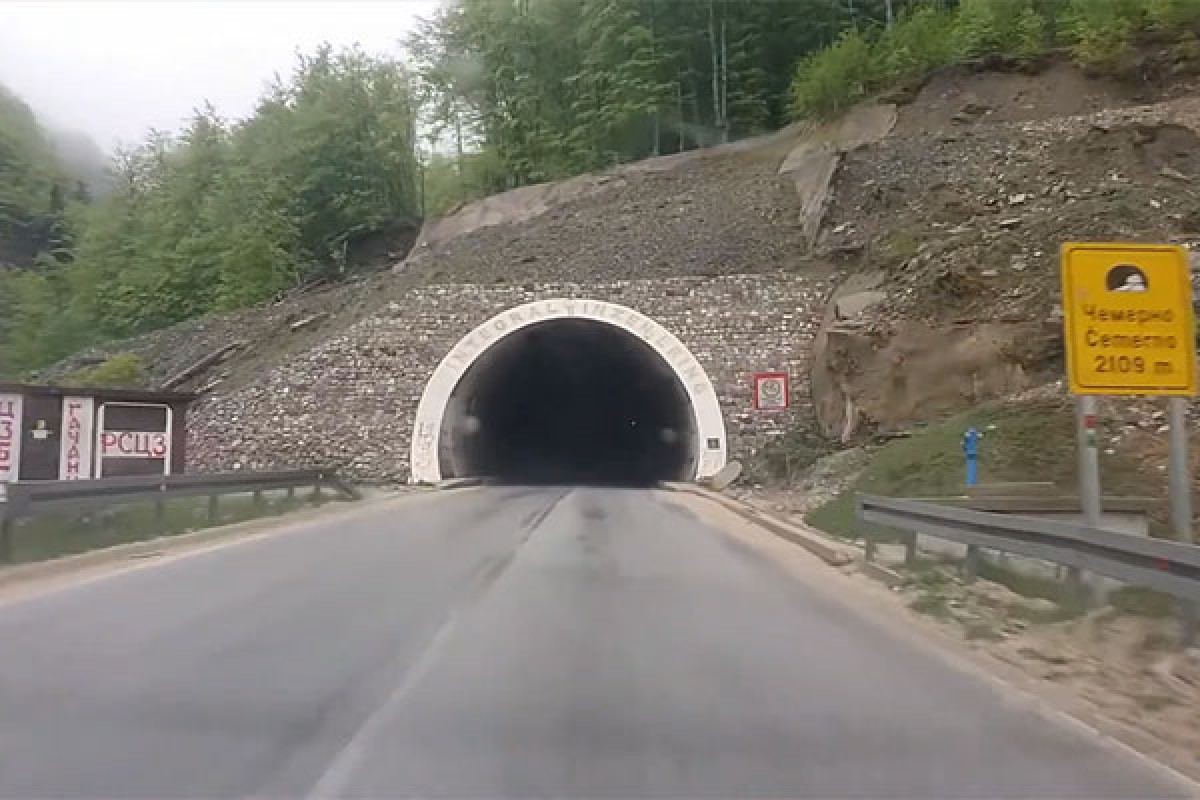 Težak udes kod tunela na Čemernu, četvoro povrijeđenih