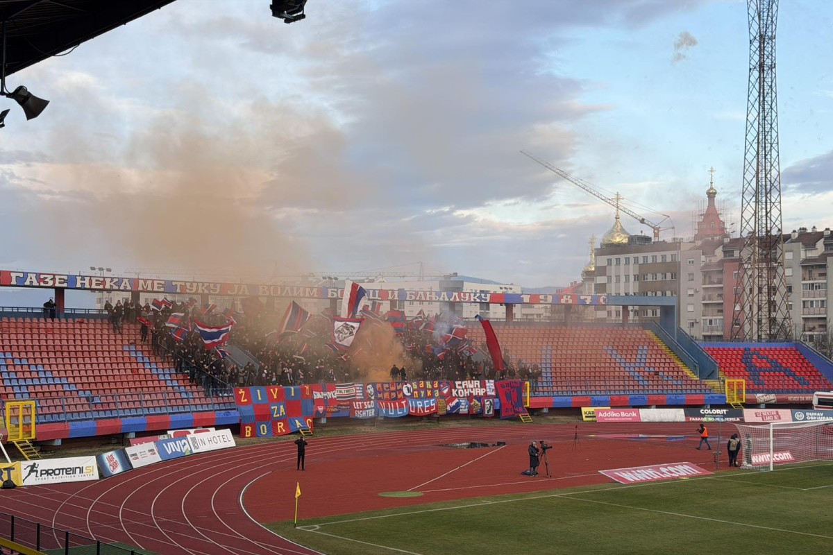 Vatromet na utakmici Borca i Zrinjskog (VIDEO)