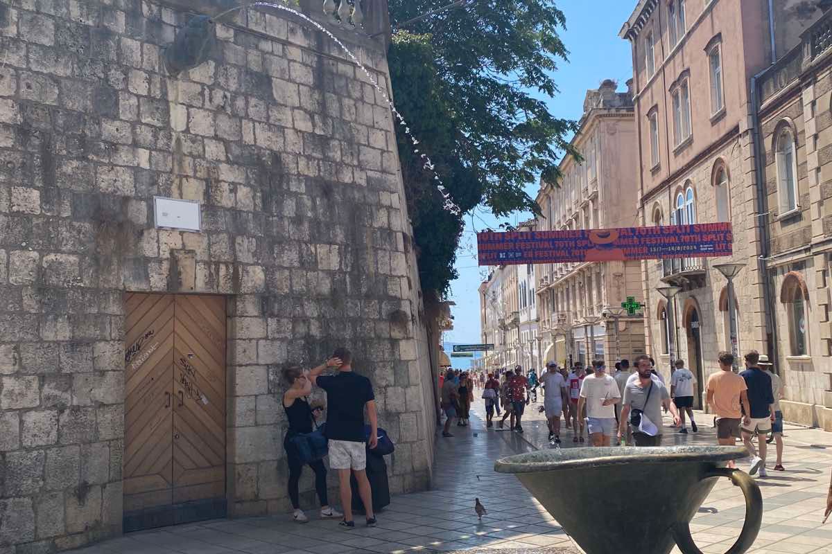 Stranci se ne mogu načuditi šta im je od sad zabranjeno u Splitu