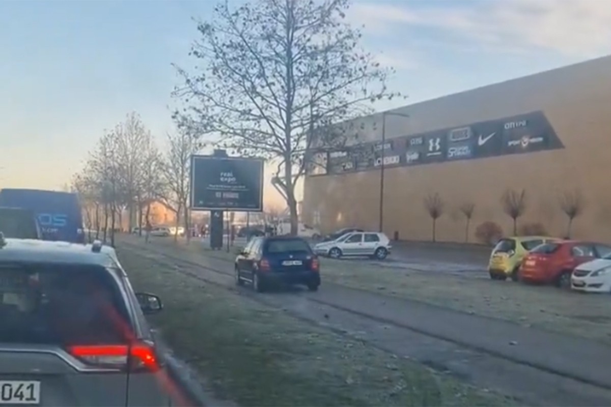 Banjaluka: Auto vozio po pješačkoj i biciklističkoj stazi (VIDEO)