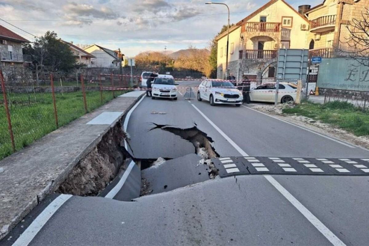 Urušio se dio puta u Radovićima kod Tivta, obustavljen saobraćaj