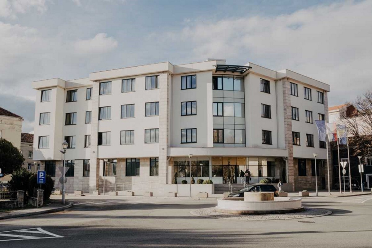 Trebinjac optužen za obljubu nad tri maloljetnice