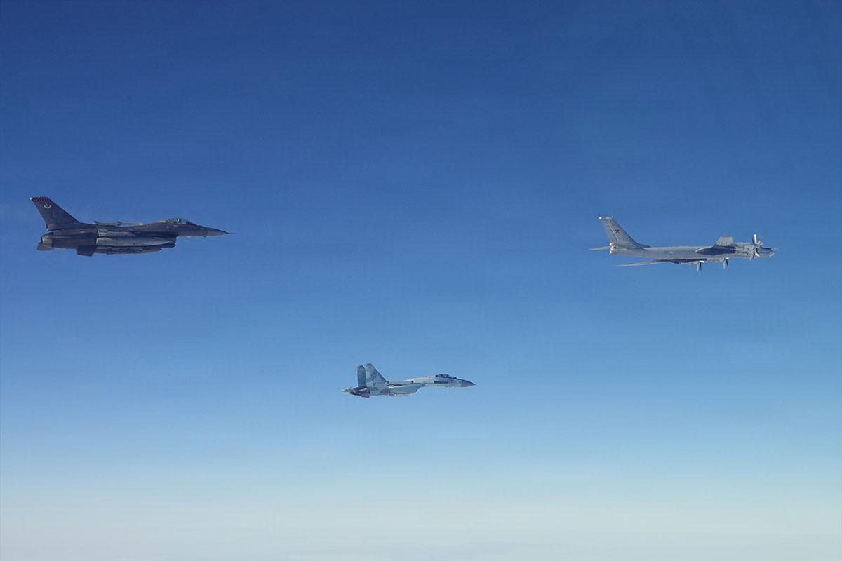 Srušio se turski lovac F-16, poginuo pilot (FOTO, VIDEO)