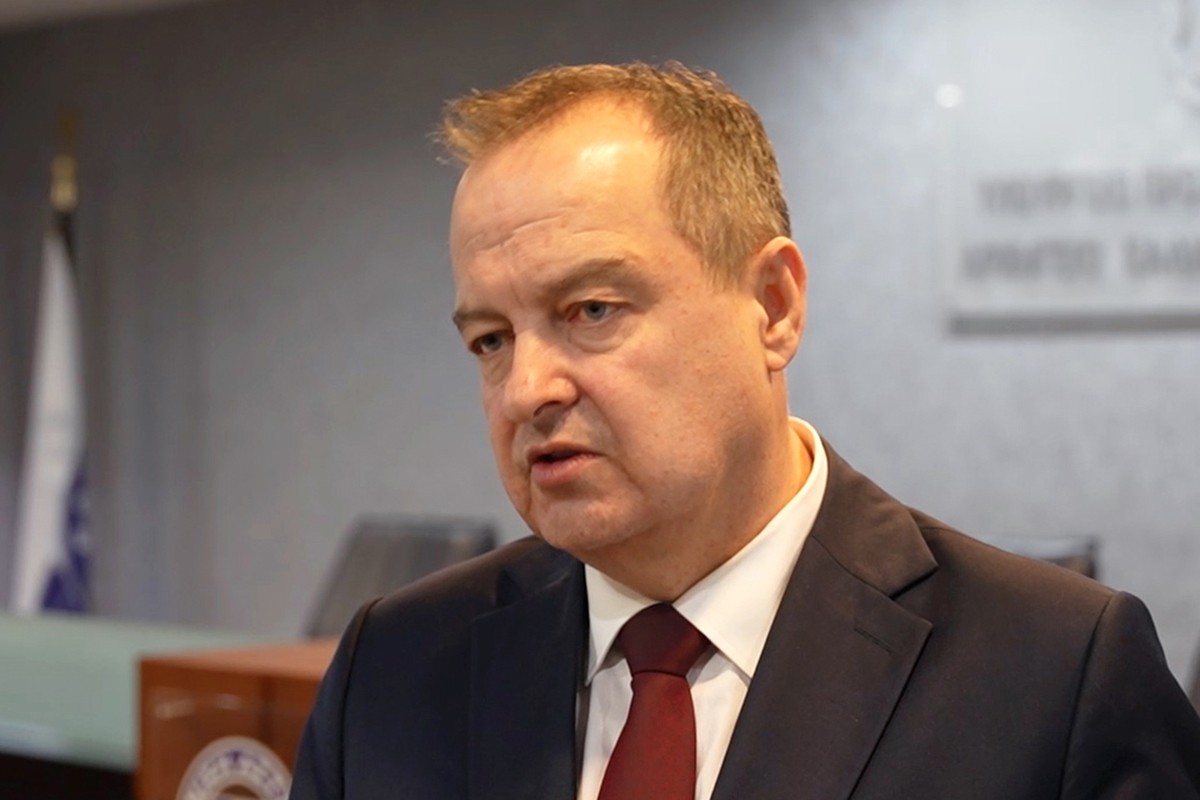 Ivica Dačić hitno primljen u bolnicu, priključen na aparate