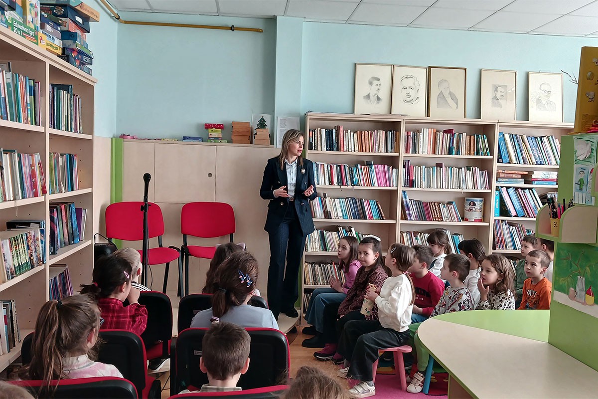 Maraton u čitanju bajki u biblioteci u Istočnom Novom Sarajevu