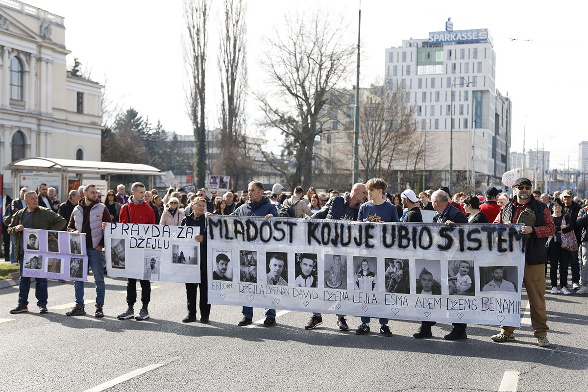 Počeli novi protesti u Sarajevu zbog tramvajske nesreće