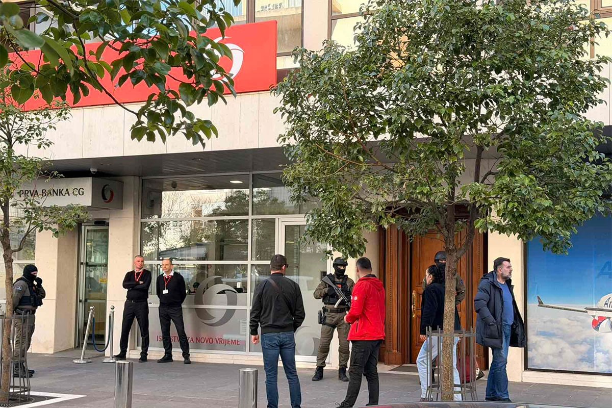 Policija opkolila zgradu u kojoj živi brat Mila Đukanovića (FOTO, VIDEO)
