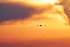 Pad akcija avio-kompanija, milijarde dolara izgubljene na berzama
