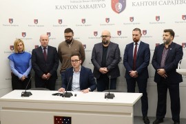 Pada Vlada Kantona Sarajevo, ali ministri nastavljaju da rade