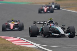 Mercedes pokorio i Kinu, Kimi za istoriju, sjajni Hamilton