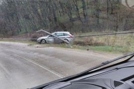 Stub pao na automobil u Banjaluci