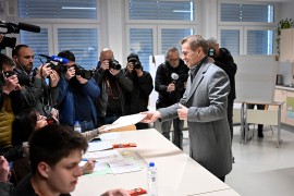 Zatvorena birališta u Sloveniji, izlazne ankete: Golob prvi, Janša ...