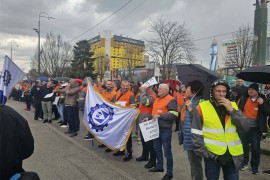 Radnici željezare u Zenici stigli u Sarajevo, čekaju sjednicu Savjeta ...