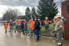 Radnici "Nove Ljubije" počeli protest: Štrajkuju glađu zbog teške ...