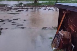Voda ušla u podrume i garaže u Prijedoru, vatrogasci na terenu (VIDEO)