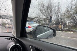 Udes i zastoj na brzoj cesti kod Banjaluke: Prevrnuo se automobil
