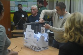 Vučić proglasio pobjedu SNS-a, opozicija tvrdi: Izbori obilježeni ...