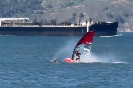 Sudario se sa kitom dok je surfovao (VIDEO)