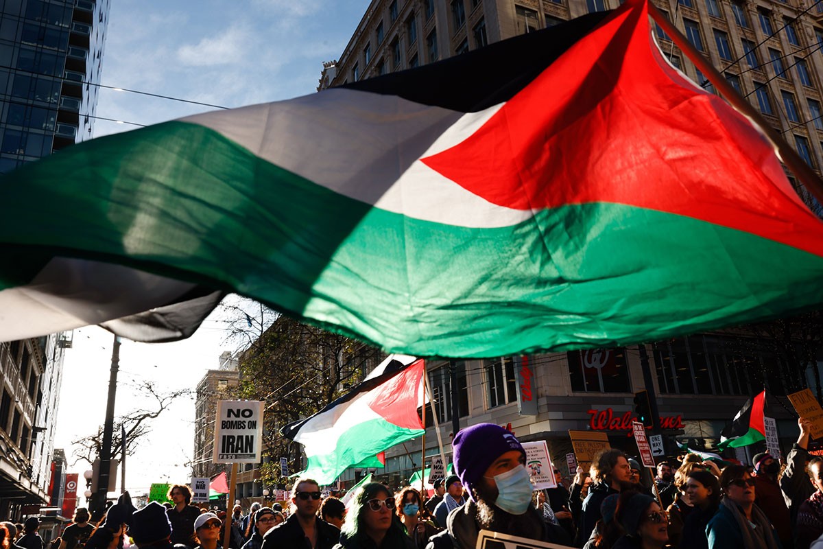 Protesti širom SAD: Jedni slave pogibiju Hamneija, drugi kritikuju napad na Iran
