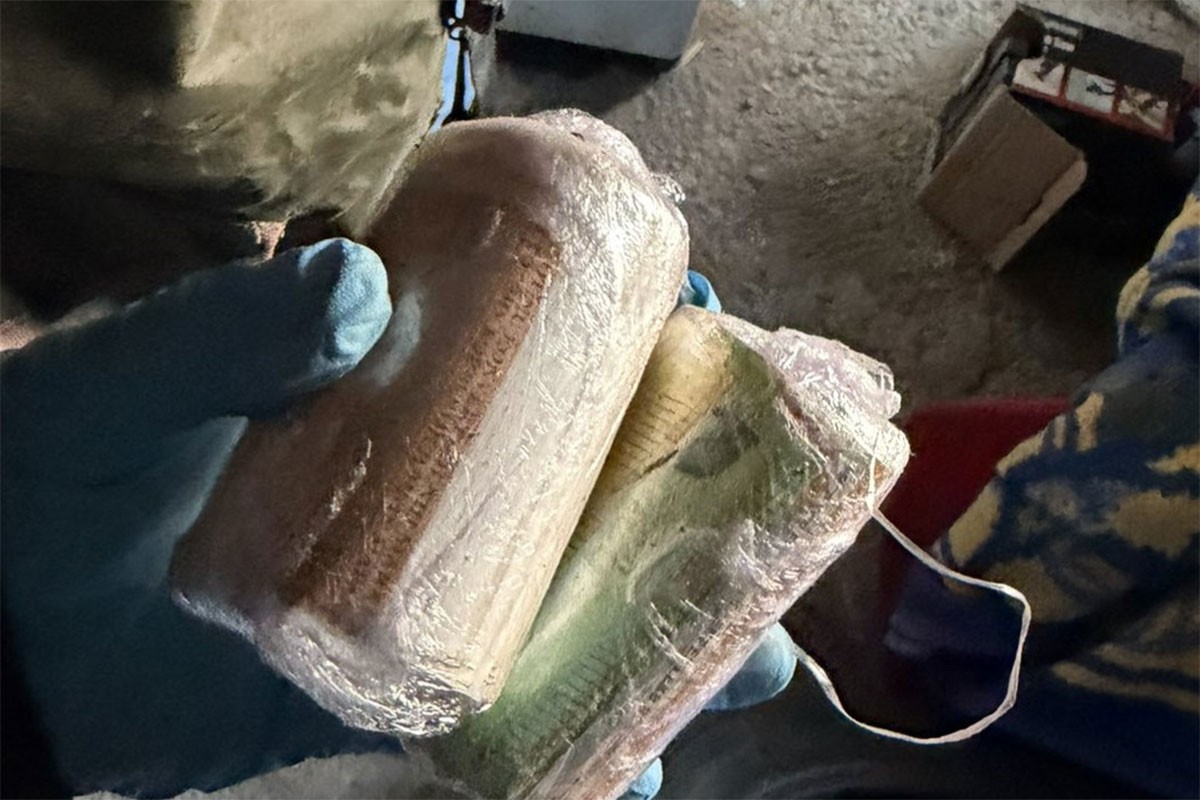 U Banjaluci zaplijenjeni kokain i 77.000 KM, uhapšen i policajac (FOTO)