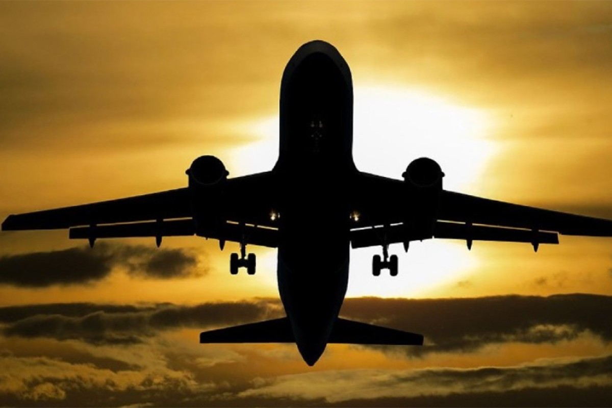 Sletio prvi avion sa evakuisanim crnogorskim državljanima