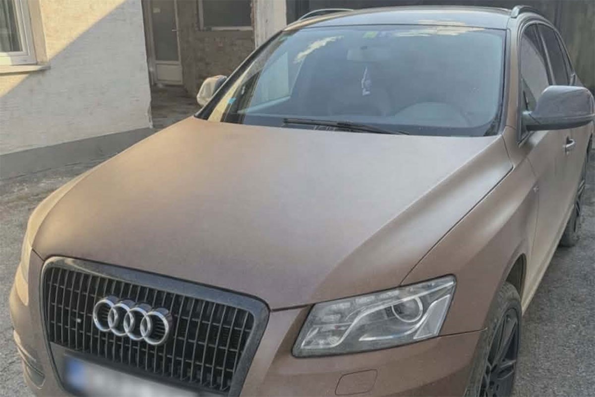Oduzet skupocjeni audi u Derventi, vozač duguje 14.662 KM