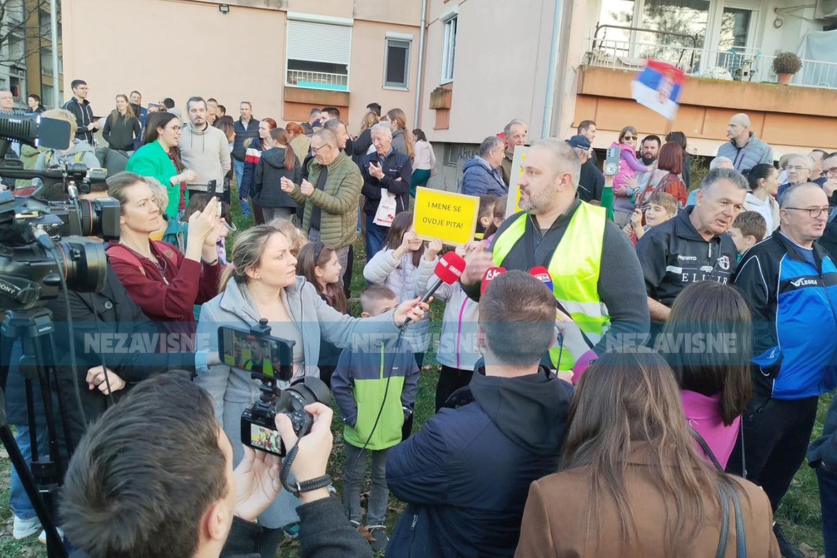 Mirni protest u Banjaluci: Mještani Staračevice rekli "ne" betonizaciji (FOTO)