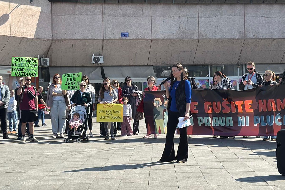 Osmomartovski marševi u Banjaluci, Sarajevu i Mostaru